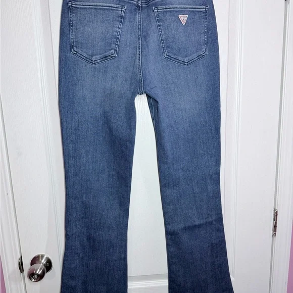 🤠🎀GUESS Women's Boot Cut Jeans in Classic Blue - Picture 3 of 10
